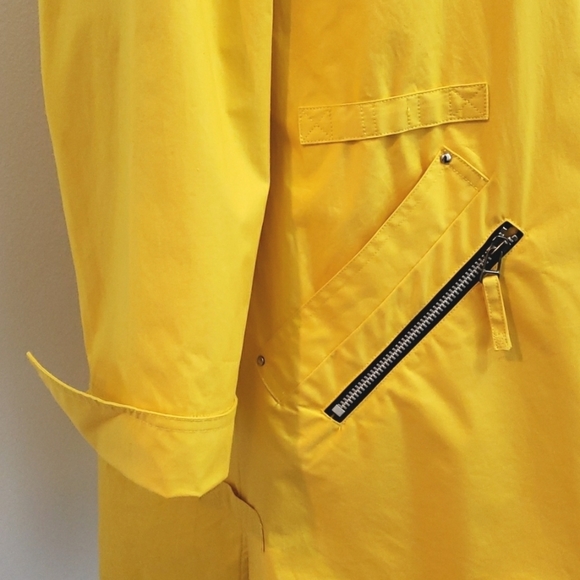 Vintage EMANUEL UNGARO Yellow Raincoat, Women's: Oversized Medium, $200 - Picture 6 of 10